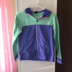 a hoodie from north face :)